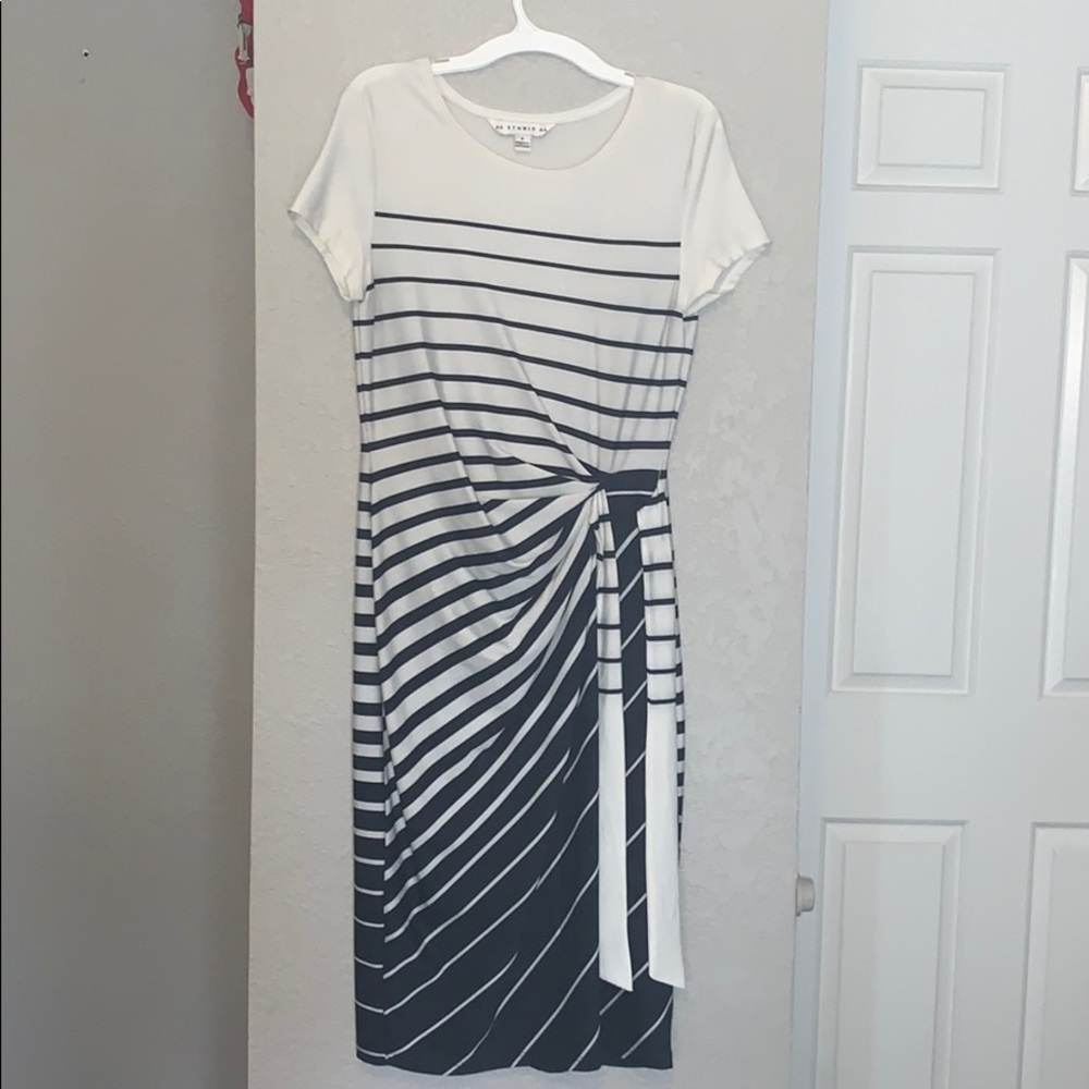 Euc blue and white dress